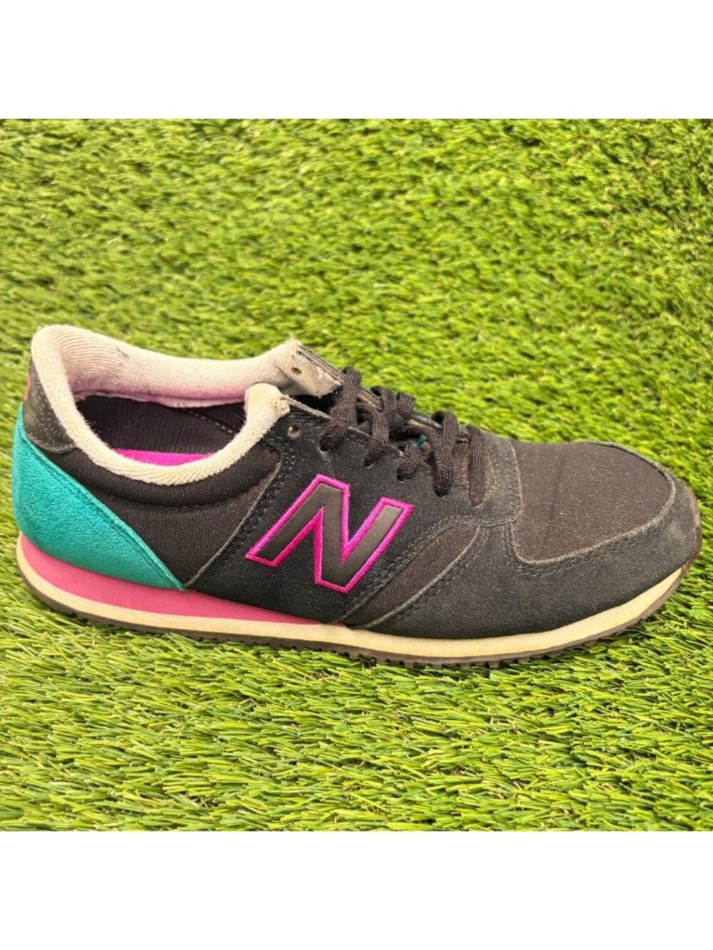 New Balance 420 Bold Brights Womens‎ Size 7.5 Black Pink Running Shoes Sneakers